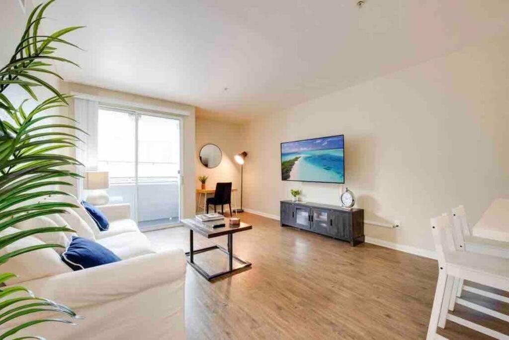 The Nest A Spacious 1 Bedroom Apartment With A Pool View Los Angeles Luaran gambar