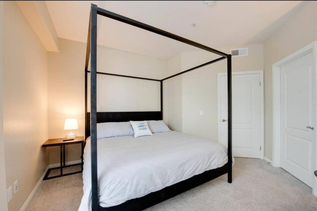 The Nest A Spacious 1 Bedroom Apartment With A Pool View Los Angeles Luaran gambar