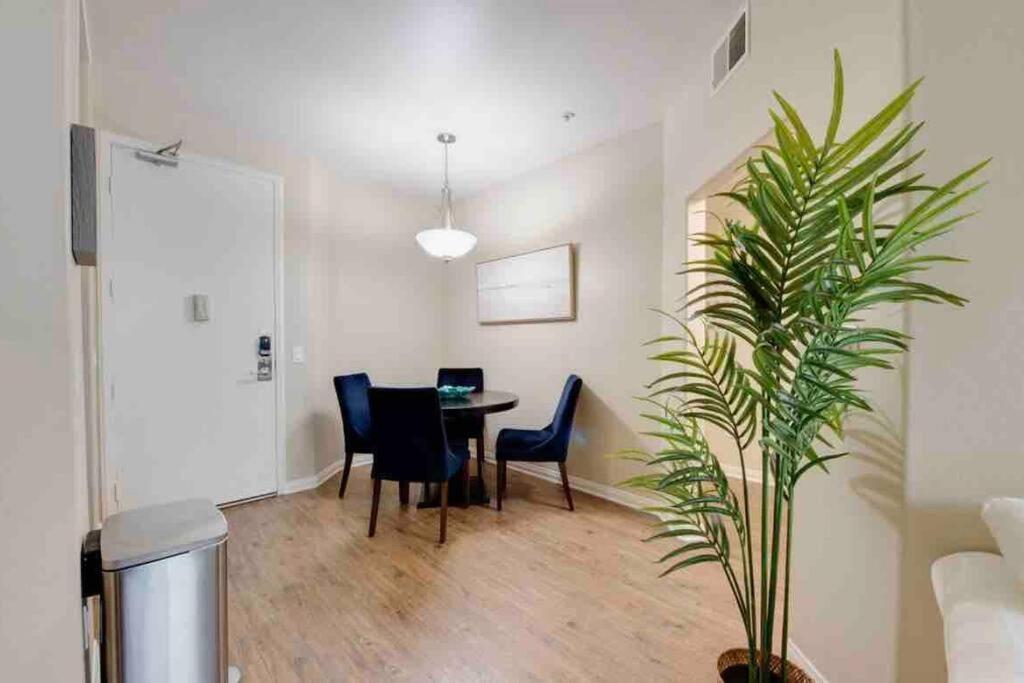 The Nest A Spacious 1 Bedroom Apartment With A Pool View Los Angeles Luaran gambar